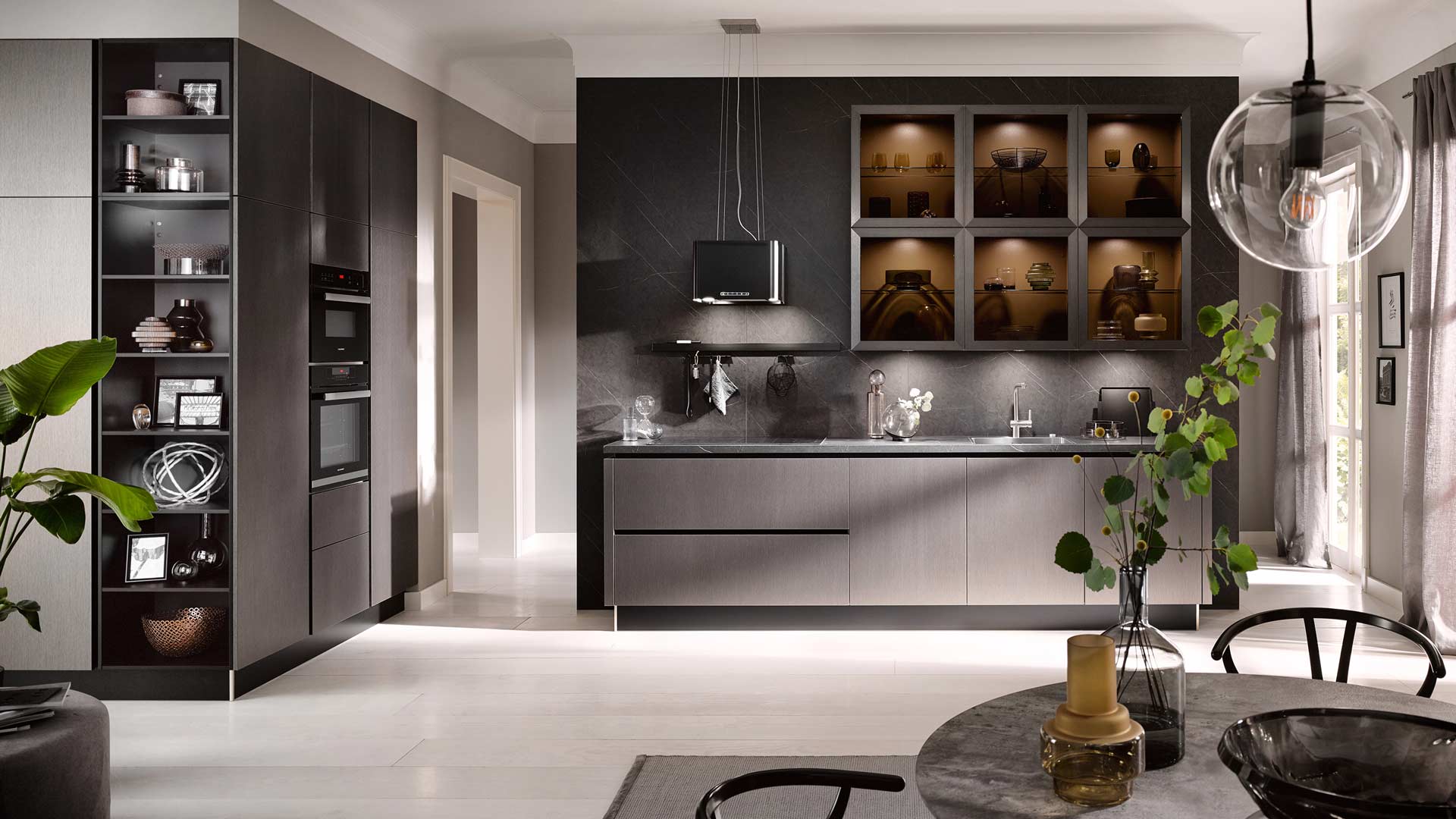 Küchentrends 2020 Häcker Metallic Optik und Haptik im Miele Center Bauer