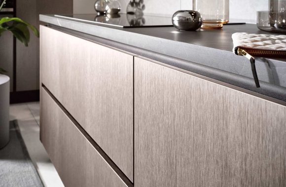 Küchentrends 2020 Häcker Metallic Optik und Haptik im Miele Center Bauer