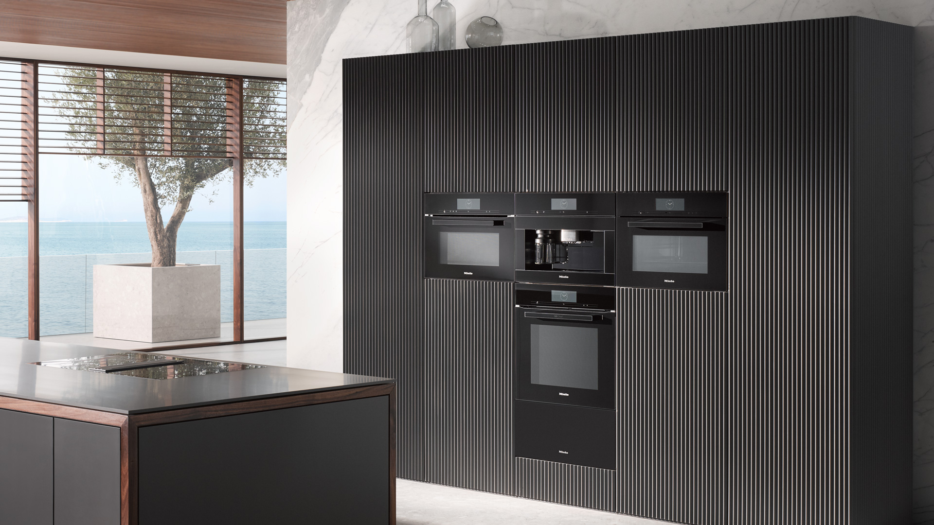 Die neuen Einbaugeräte von Miele in Schwarz - Generation 7000 bei Miele Center Bauer Wien