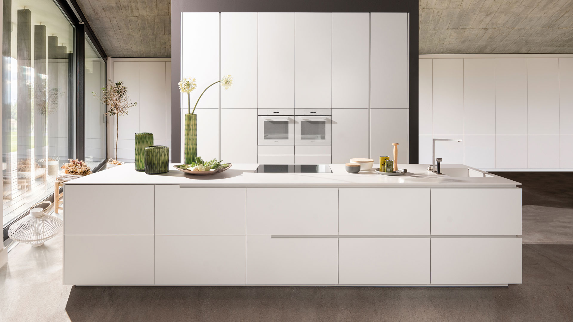 Warendorf Designküche - Weiß Keramik | Miele Center Bauer Wien